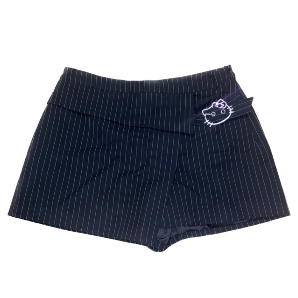 Womens black shorts with hello kitty buckle and belt